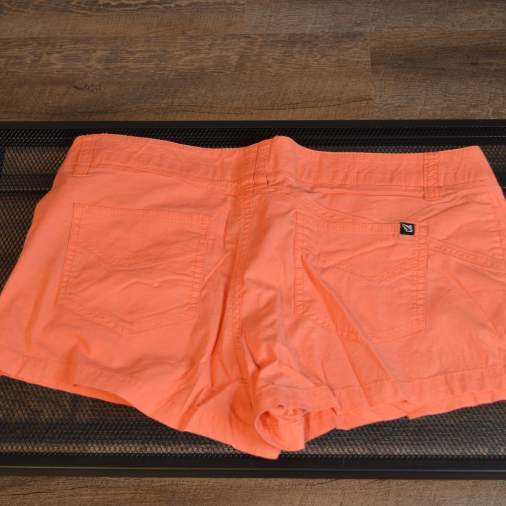 Shorts - Picture 2 of 3